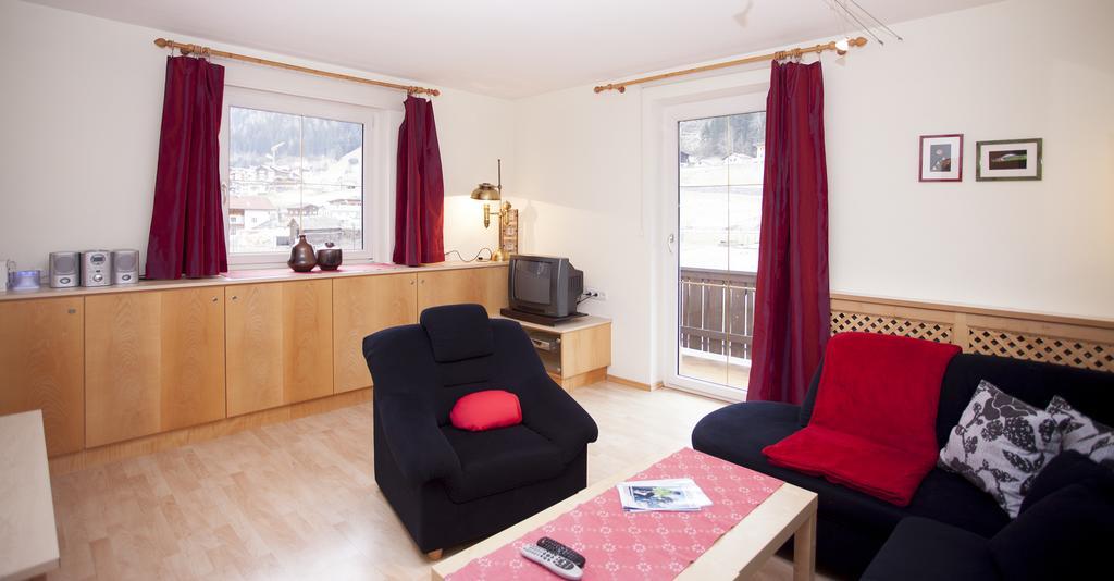 Апартаменты Haus Tyrol Зее Номер фото